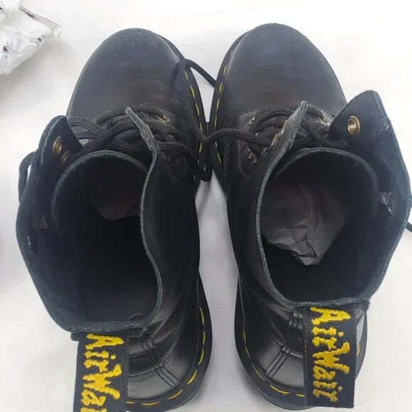 Dr MARTENS BLACK LEATHER BOOTS NON-SLIP 16 EYE BOOTS OIL RESISTANT SOLES - Picture 4 of 9